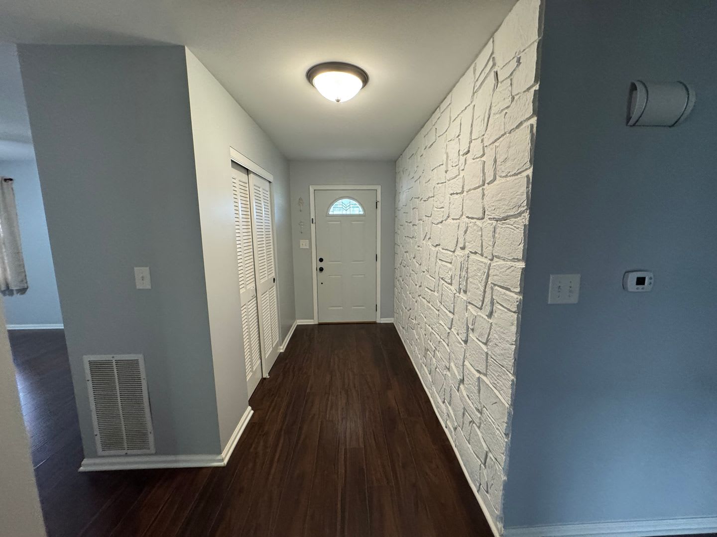 209 W Royal Drive – photo 5