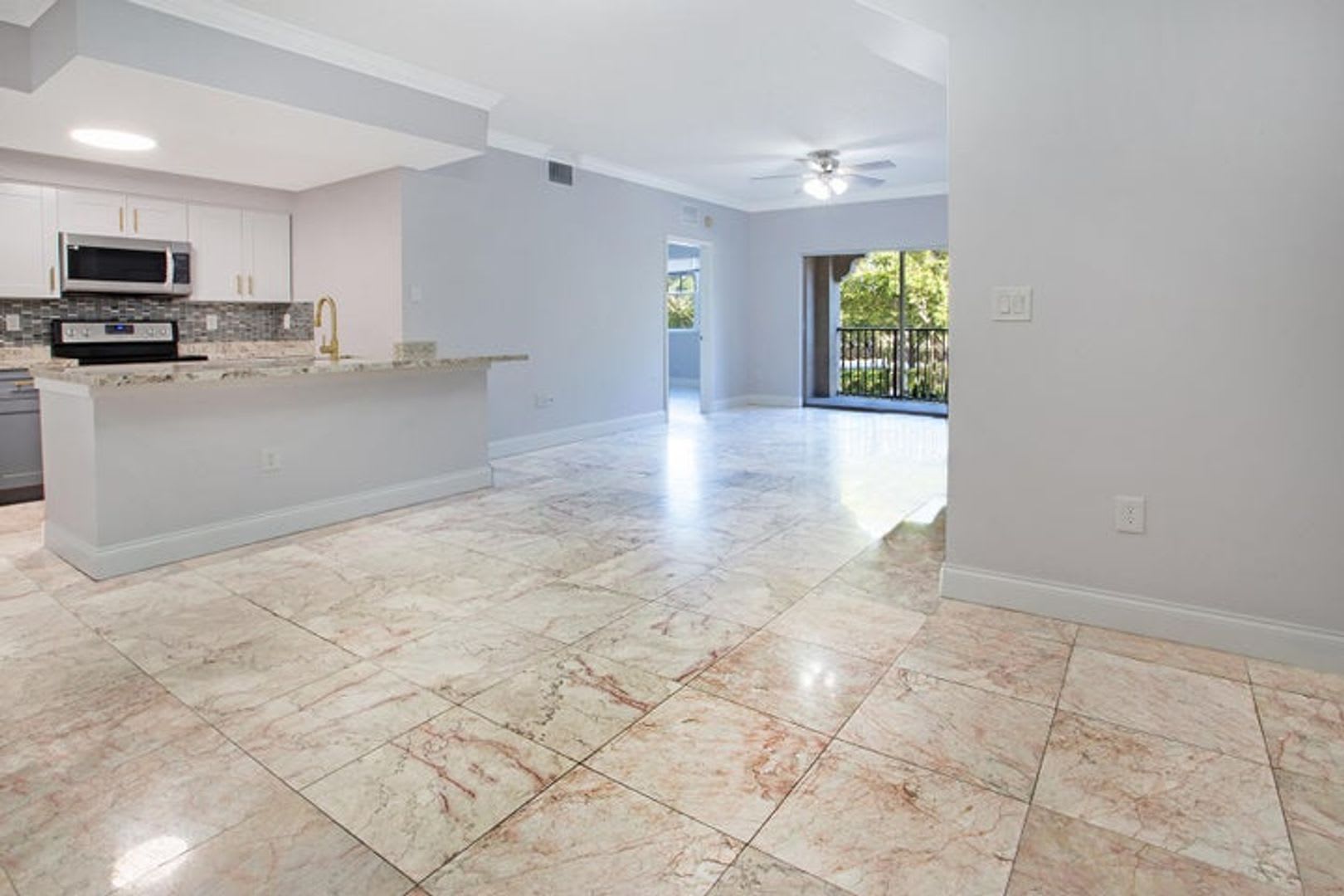 5860 W Sample Road 204, Coral Springs, FL 33063 – photo 2