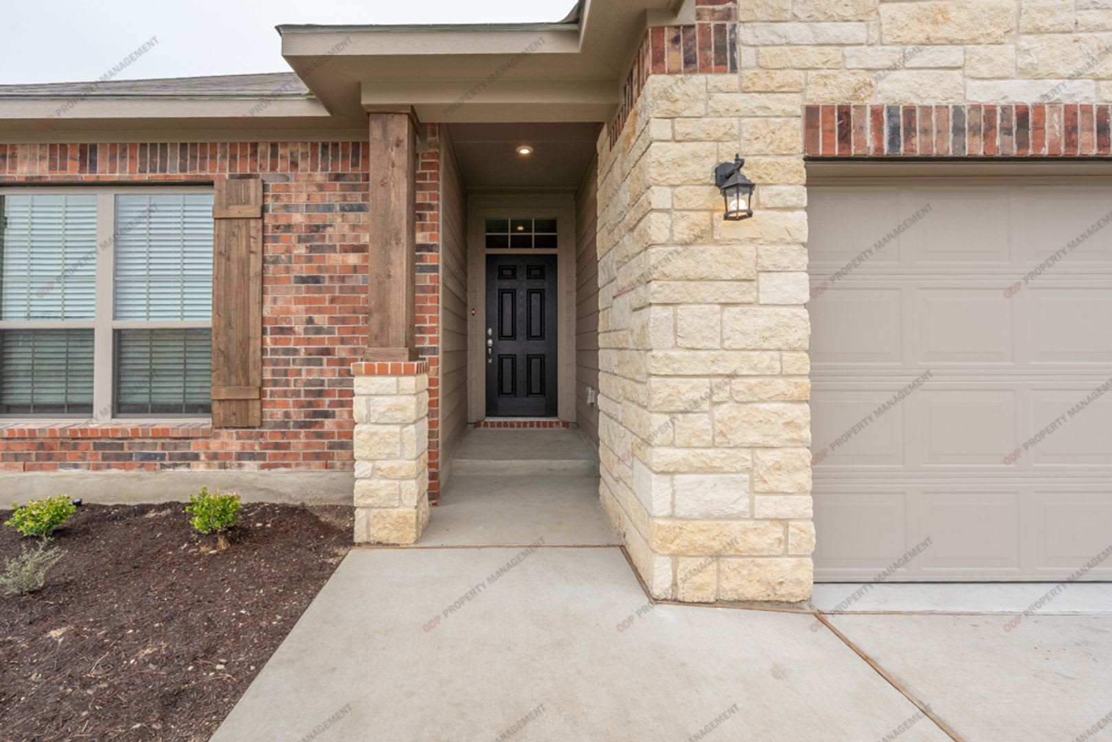 Large Home – photo 3