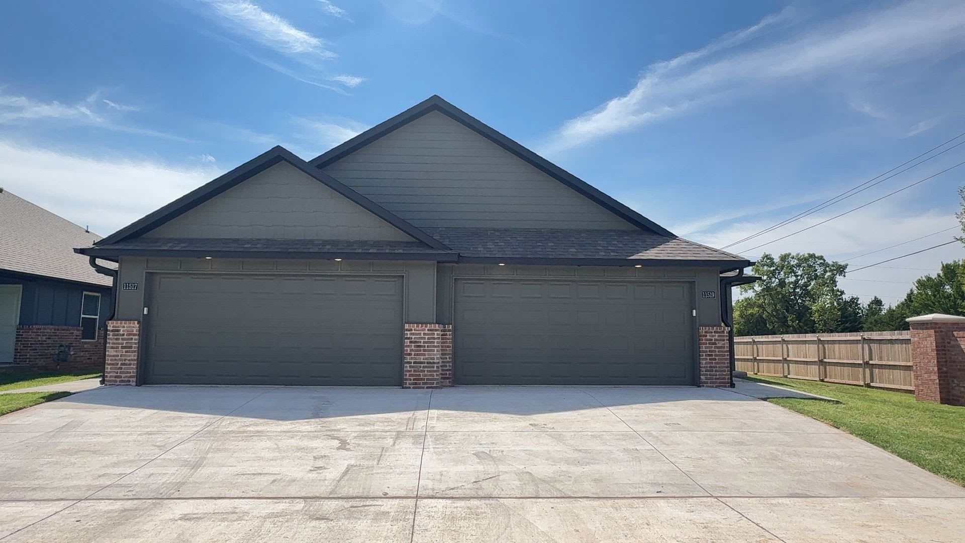 Welcome To Brand New Masonwood Featuring This 3 Bedroom 2 Bath 2 Car Garage Duplex In A Great Location Close To The Broadway Extension And Only 8 Minutes From Downtown Okc – photo 3