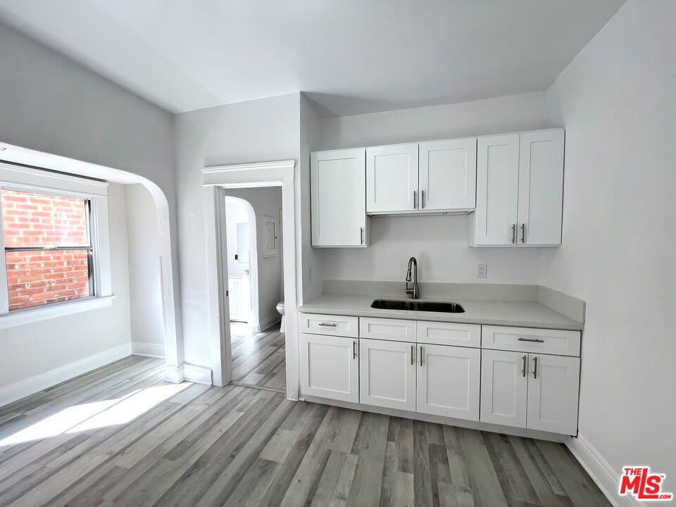 156 W 32nd St – photo 3