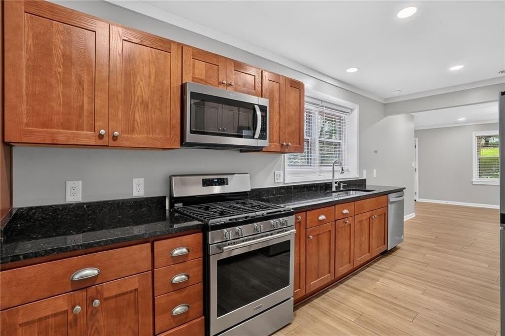 1220 Roxboro Drive NE – photo 3