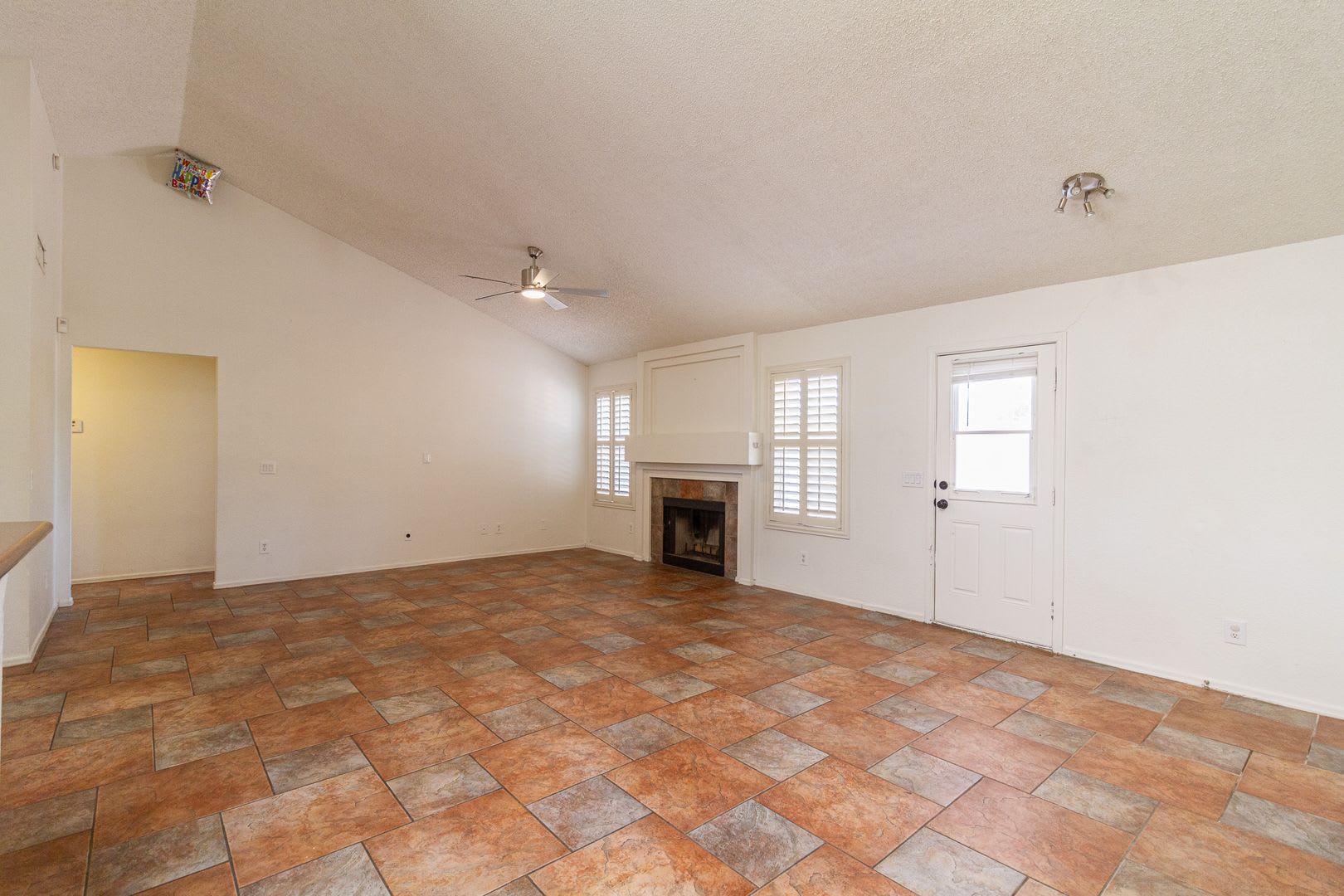 Country Style 3 Bedroom 2 Bath Home in Cul de Sac – photo 2