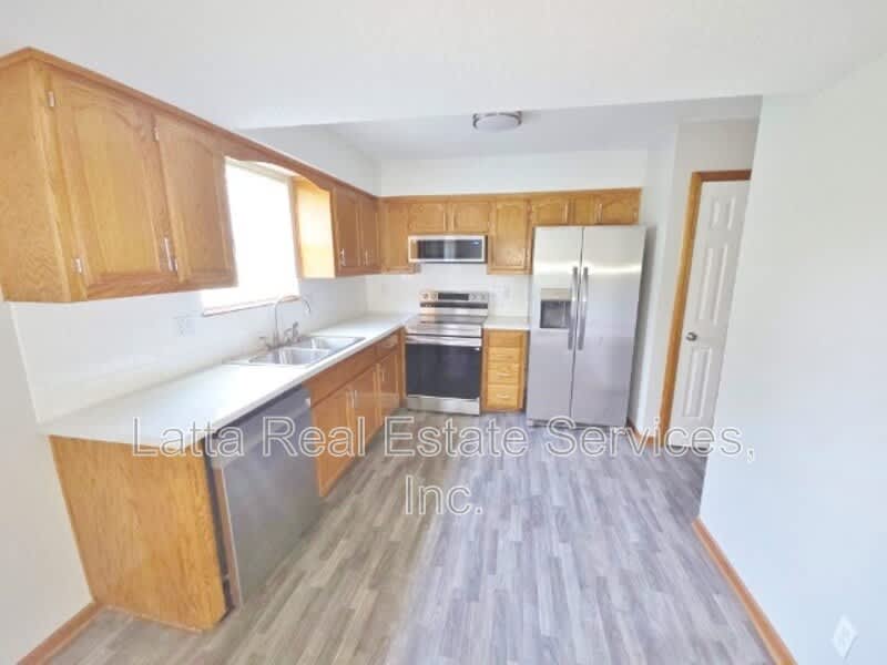1834 Kingbird Ln – photo 5