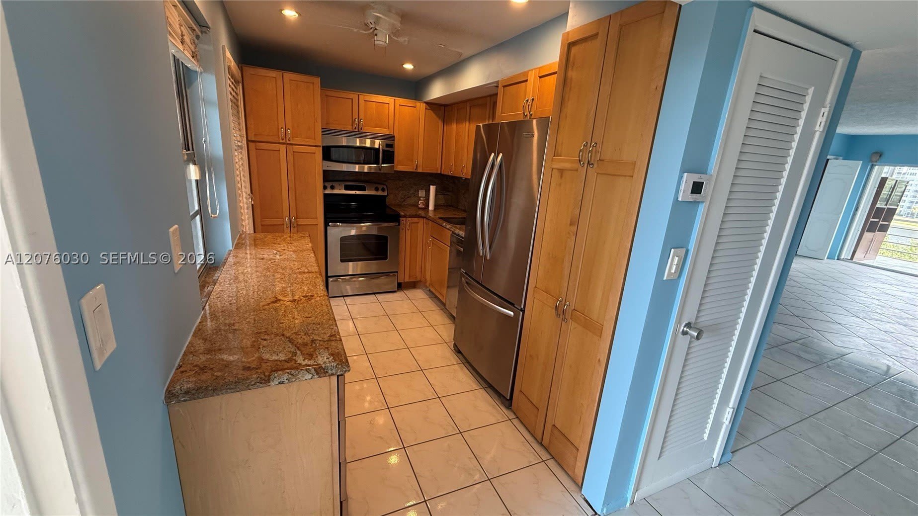 2751 N Palm Aire Dr – photo 2