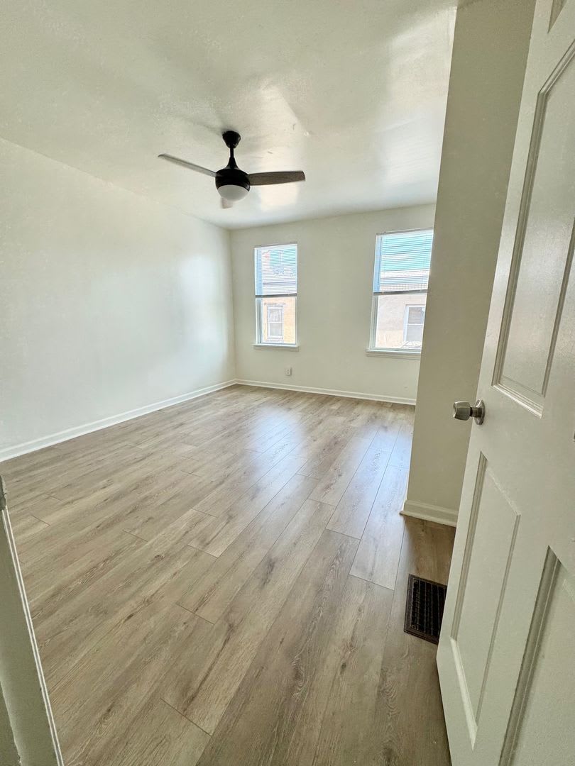 2-Bedroom Home with Private Patio, In-Unit Laundry, and Flexible Storage Space – photo 5