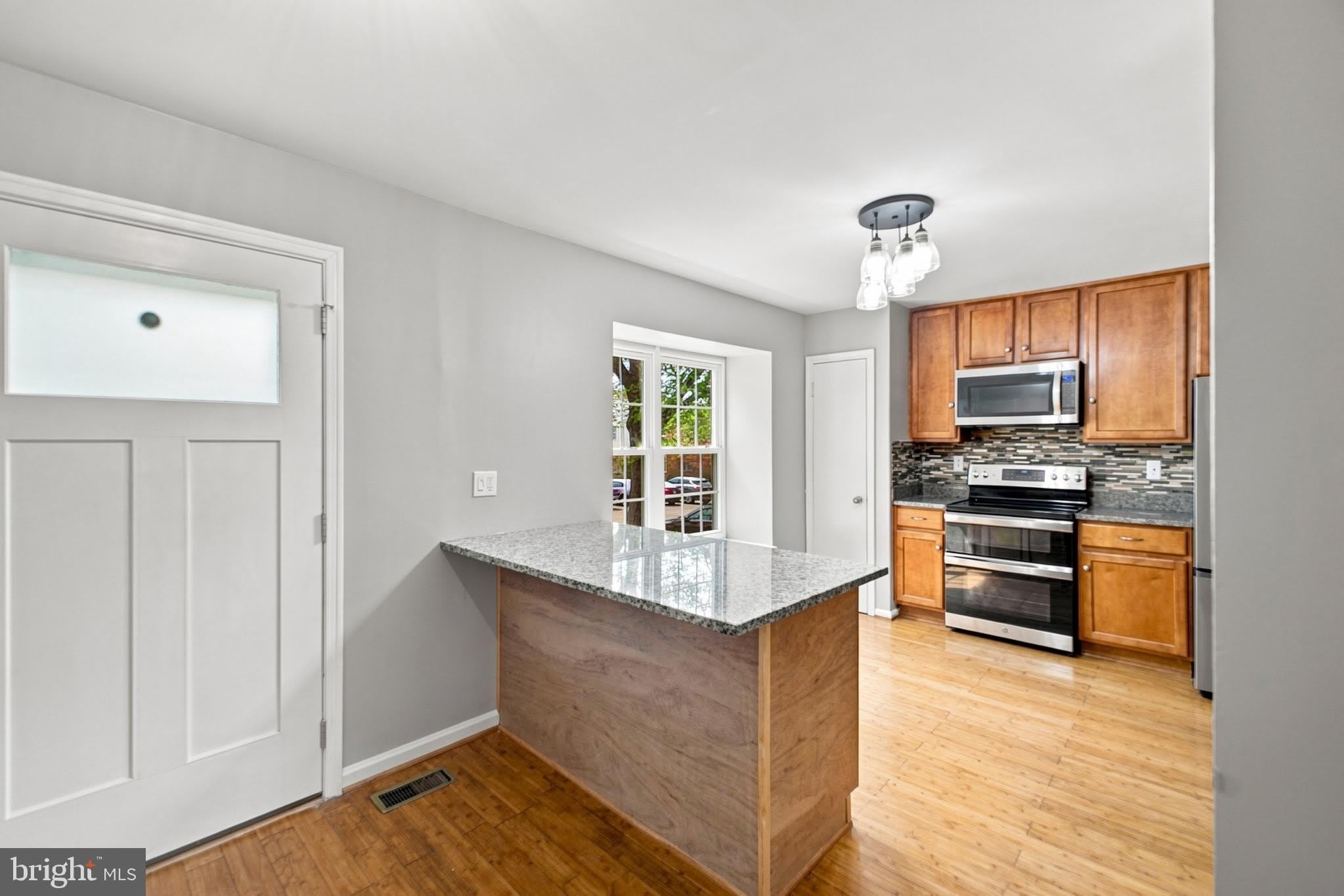 8346 STATIONHOUSE Court – photo 4