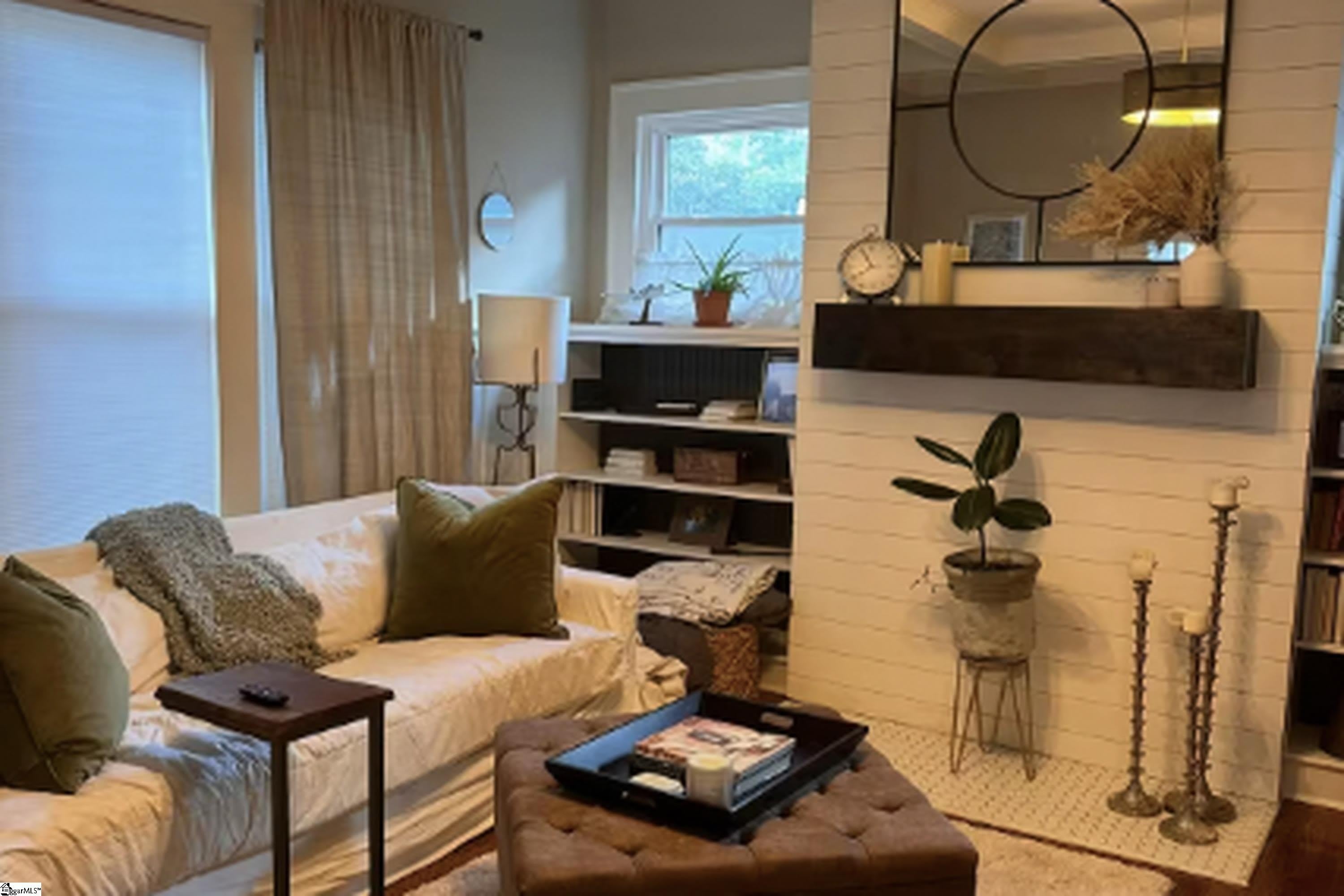 913 Hampton Avenue – photo 4