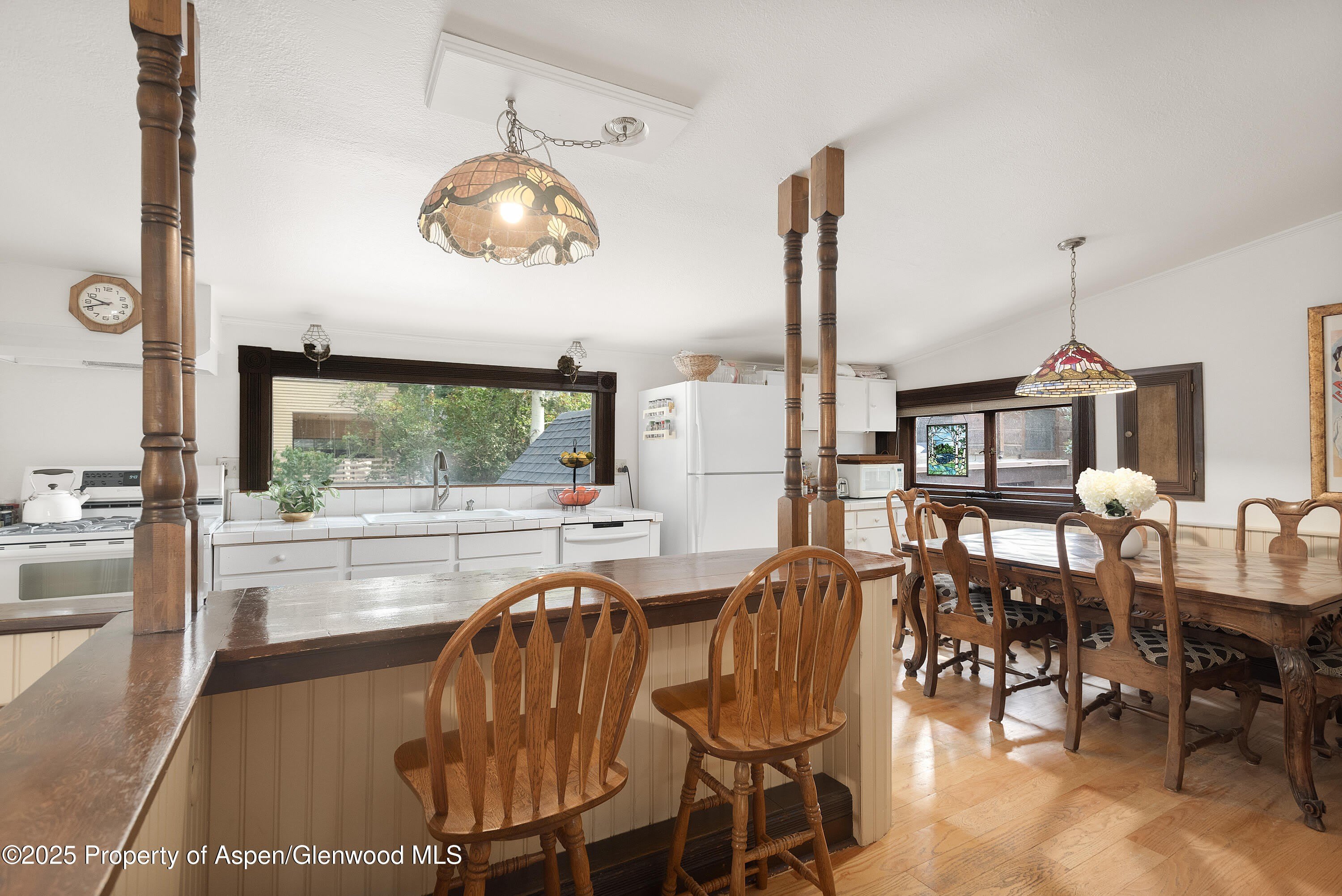 214 W Hyman Avenue – photo 5