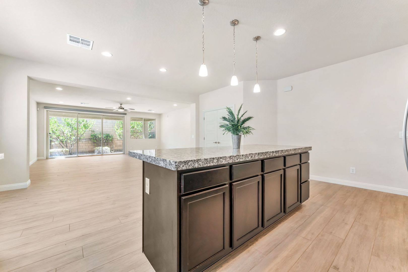 Stylish Single-Story Home with Covered Patio & Premium Finishes – photo 4