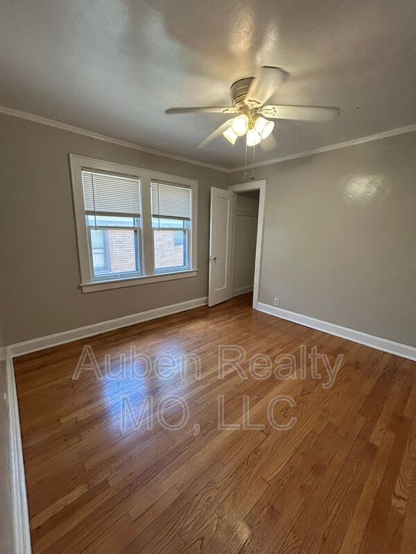 5345 Charlotte St. – photo 4