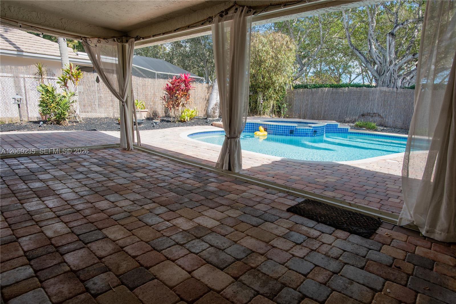 3160 Peachtree Circle – photo 2