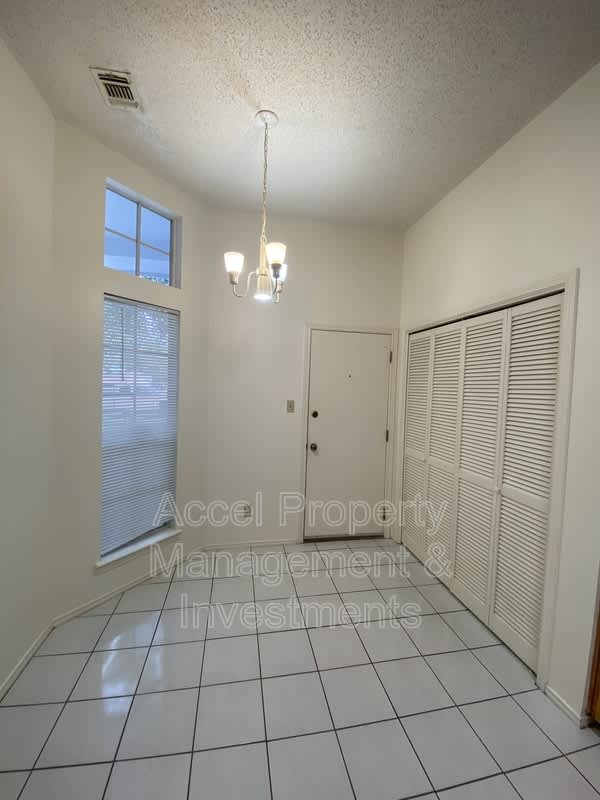 6617 N. 40th – photo 4