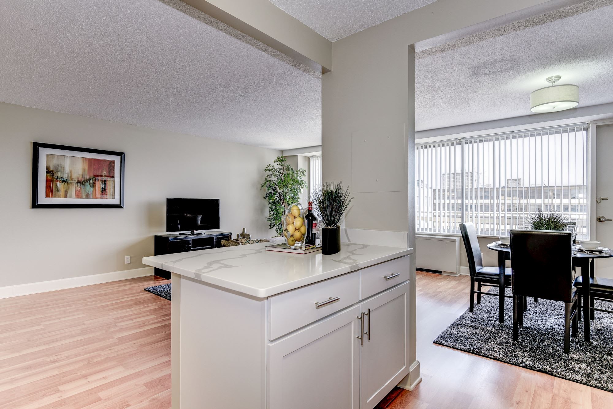 Crystal Plaza Apartments – photo 2
