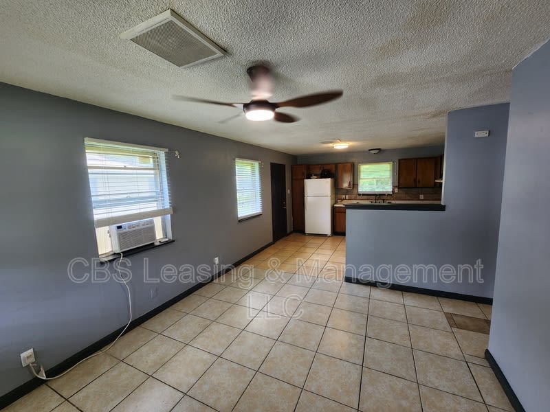 2703 Gregg Avenue – photo 4