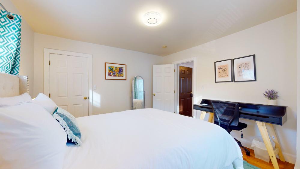 22 Hews St – photo 5