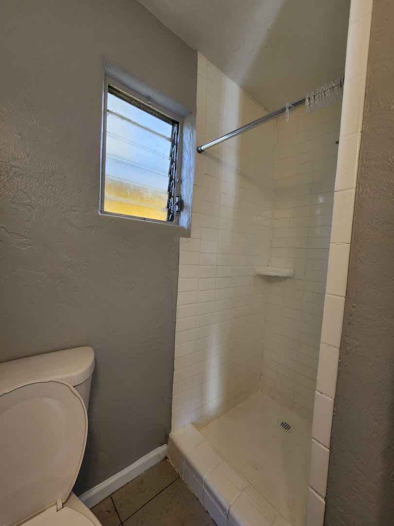 * HALF OFF 1ST MONTH'S RENT WITH 13 MONTH LEASE * – photo 4