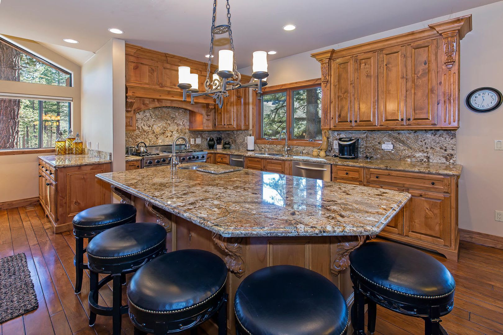 Turn Key Tahoe Property – photo 2
