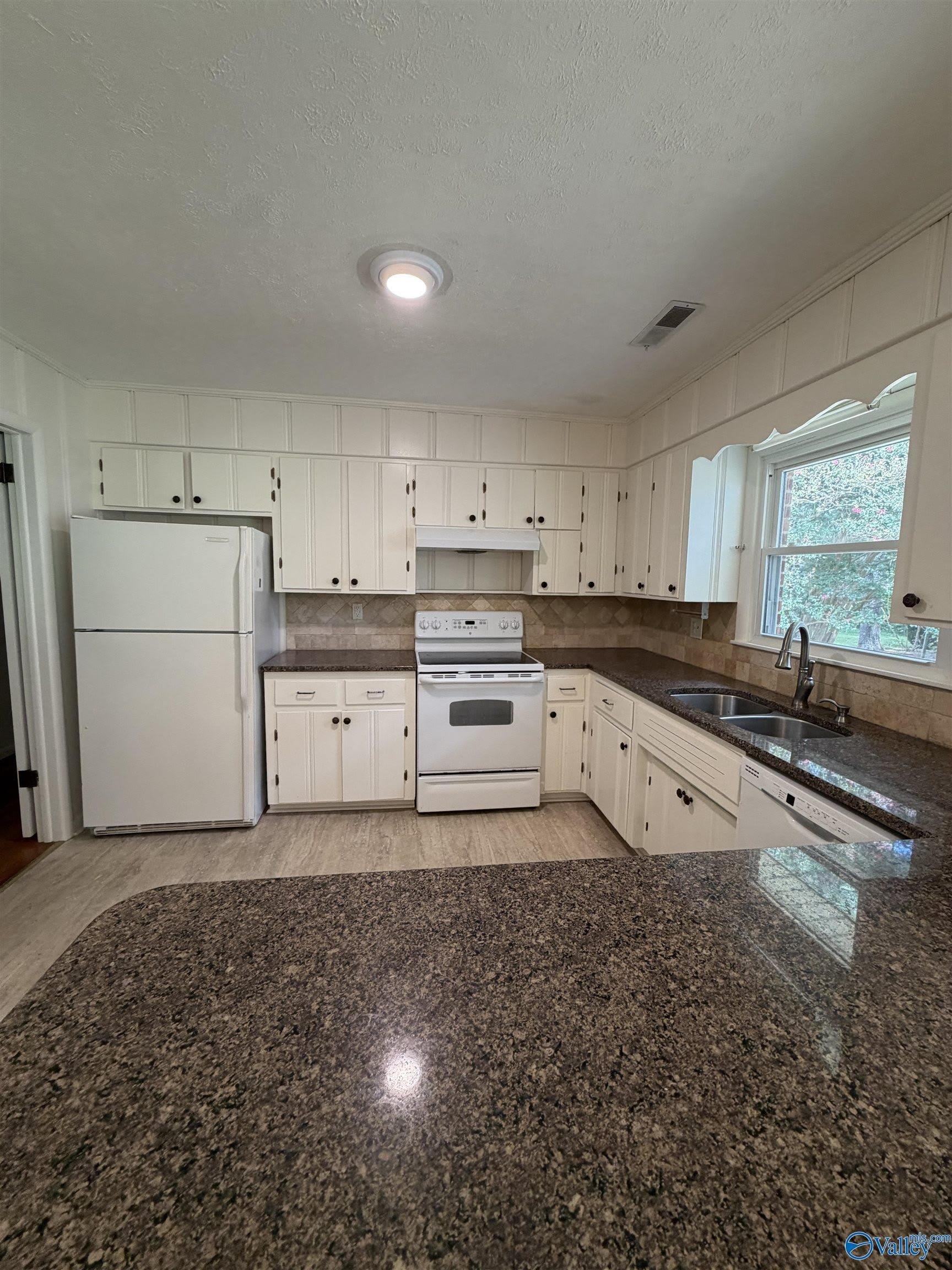 5002 Holmes Avenue – photo 3