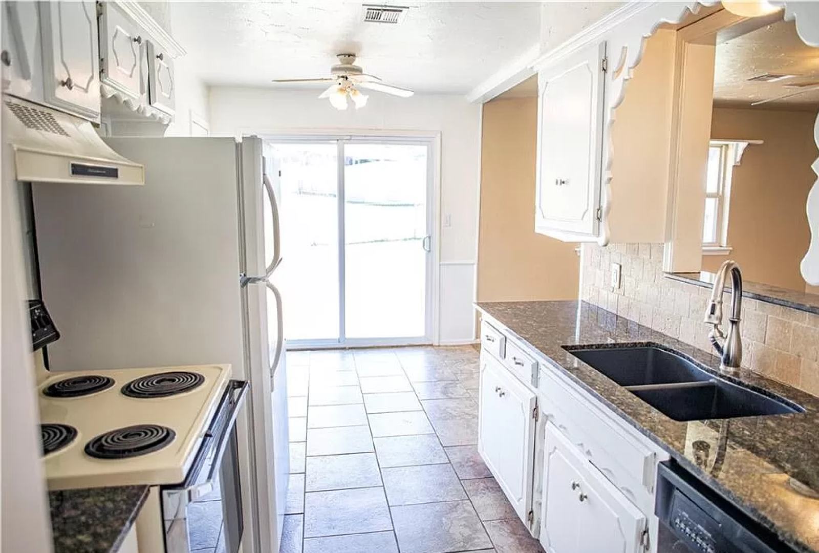 Charming 3-Bedroom / 2-Bathroom Home Next to Ray Trent Park! – photo 3