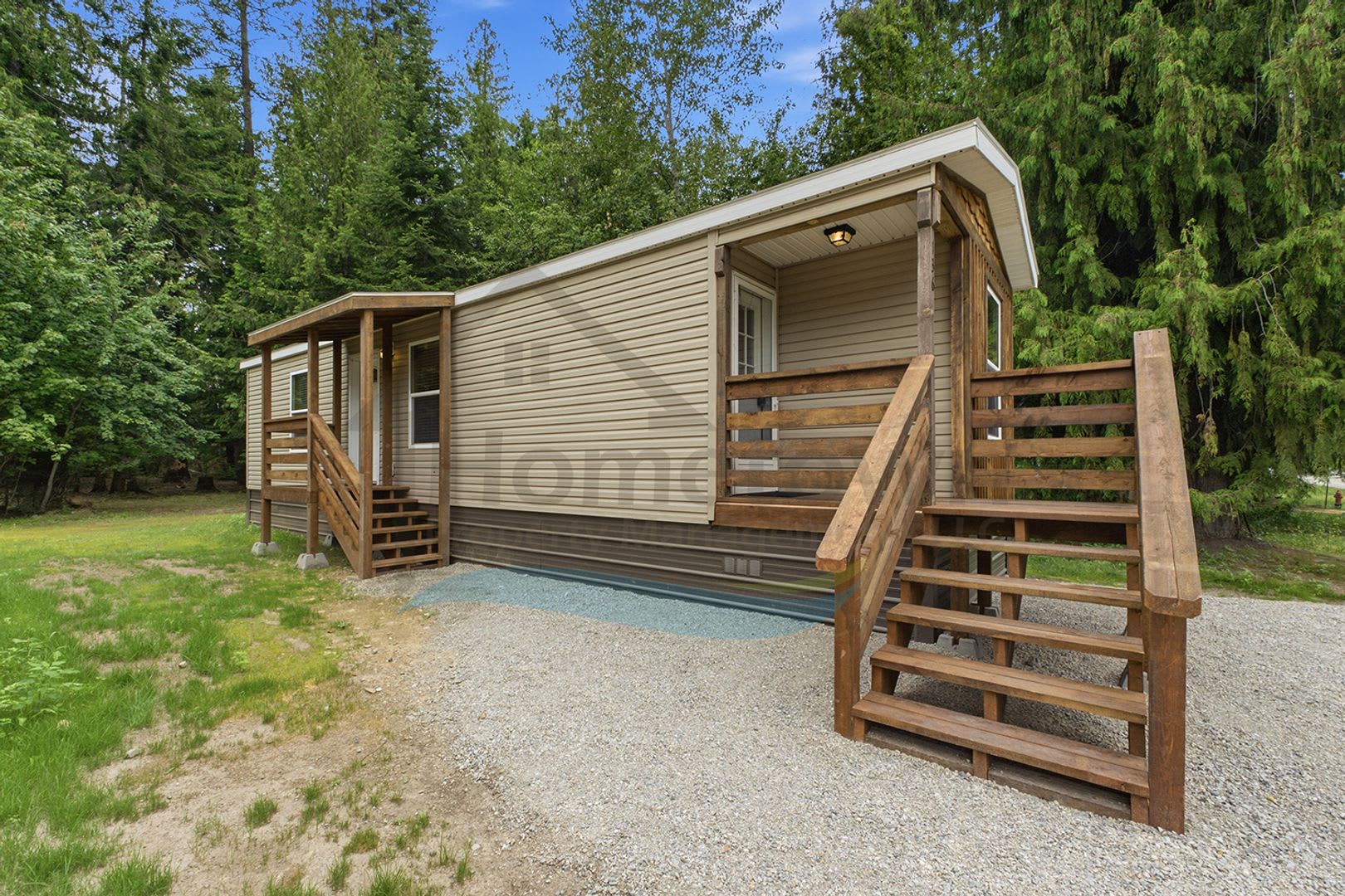 2 Bedroom 2 Bath Home with Off Street Parking Available in Sagle! – photo 1