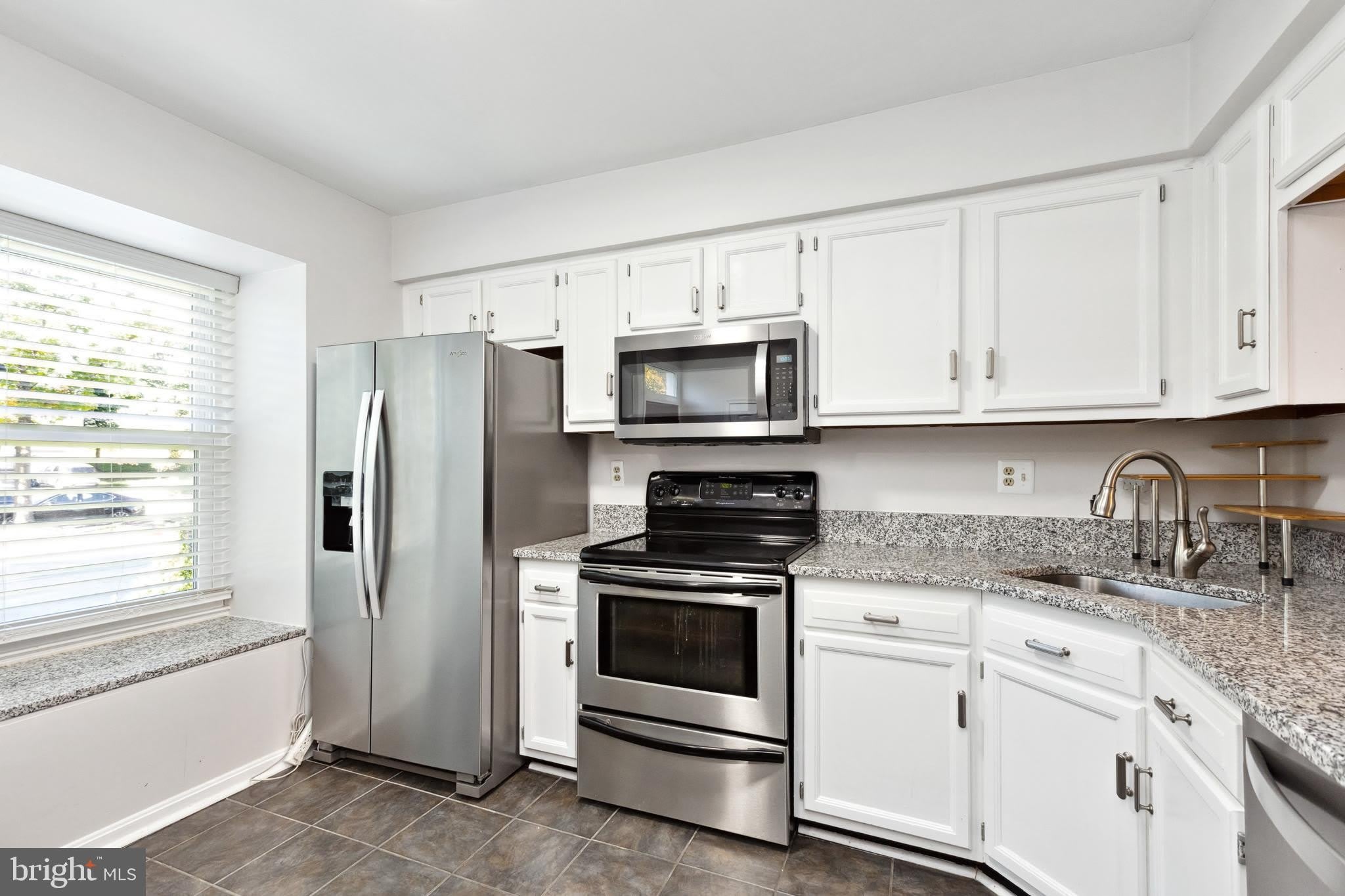 9525 CLOCKTOWER Lane – photo 4