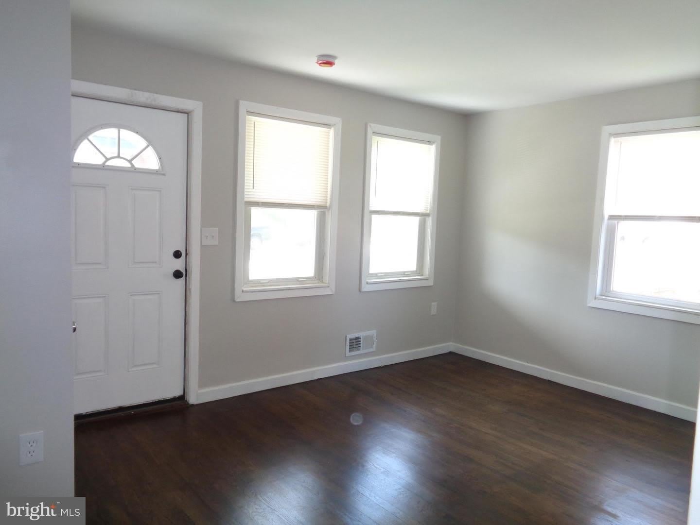 7150 EASTBROOK AVE – photo 5