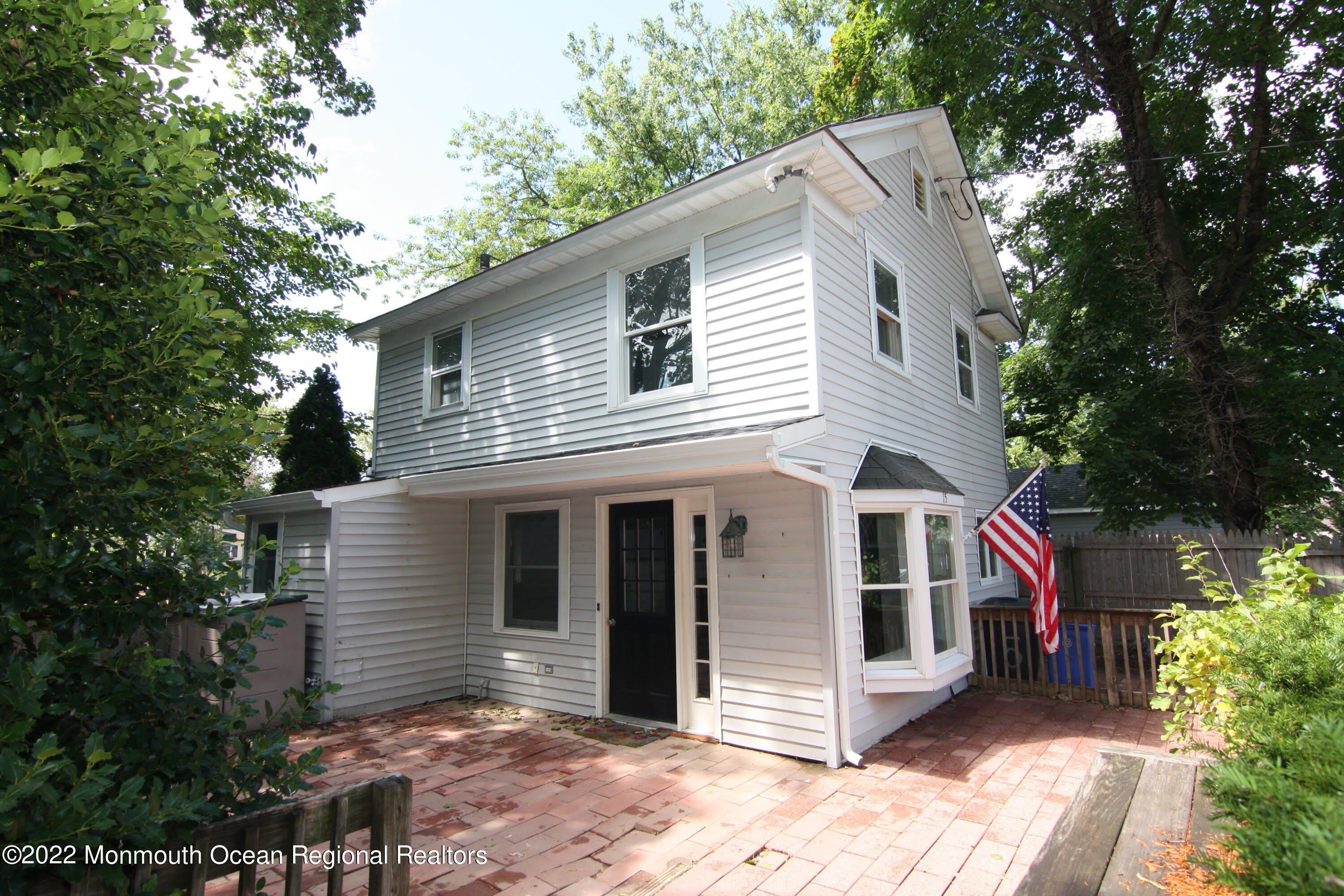 15-17 E Lincoln Avenue – photo 2