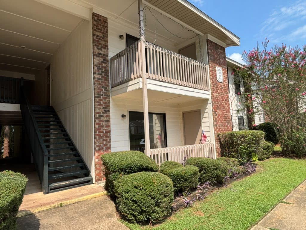 1250 HENCHLEY AVE104 – photo 2