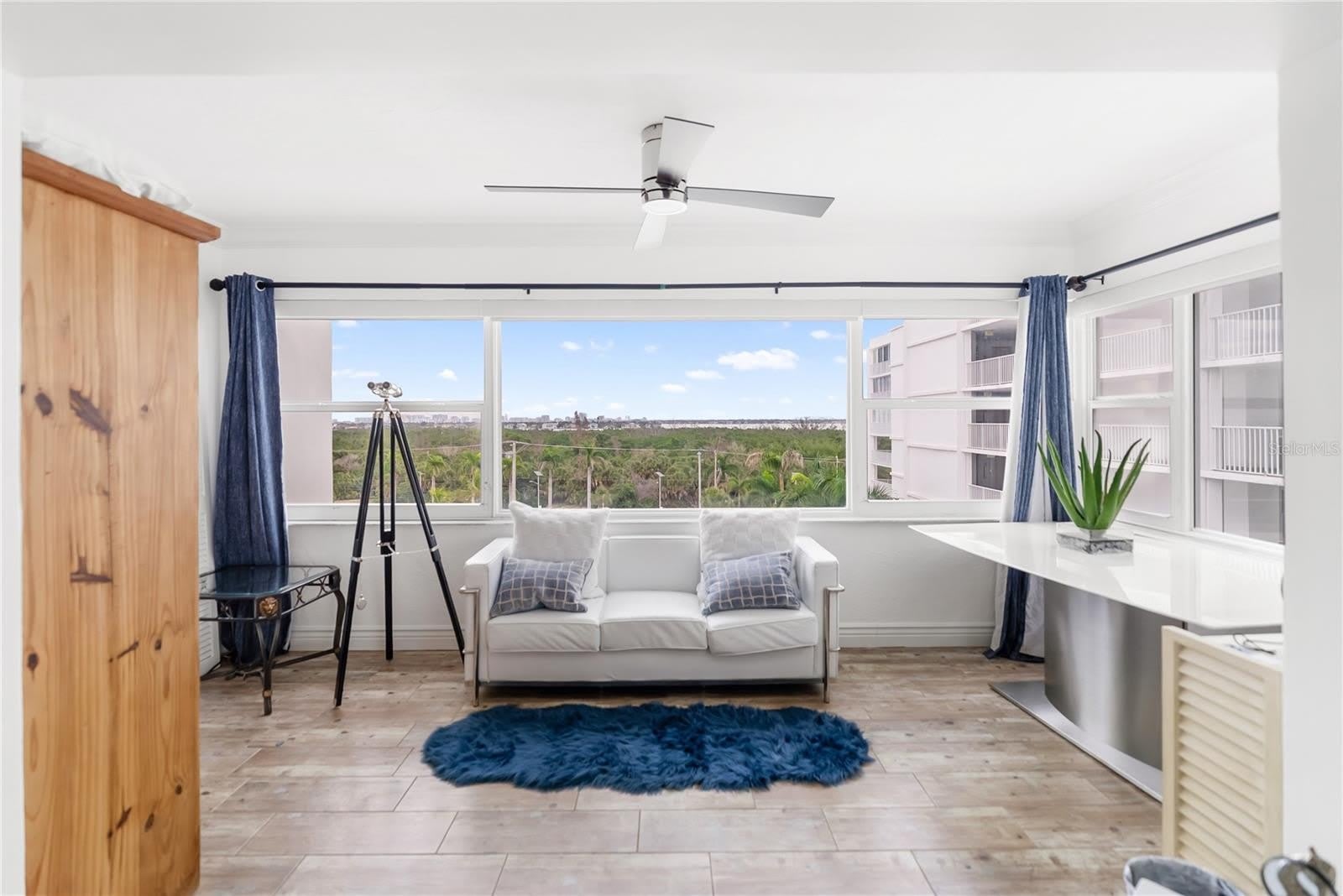 1750 BENJAMIN FRANKLIN Drive – photo 2