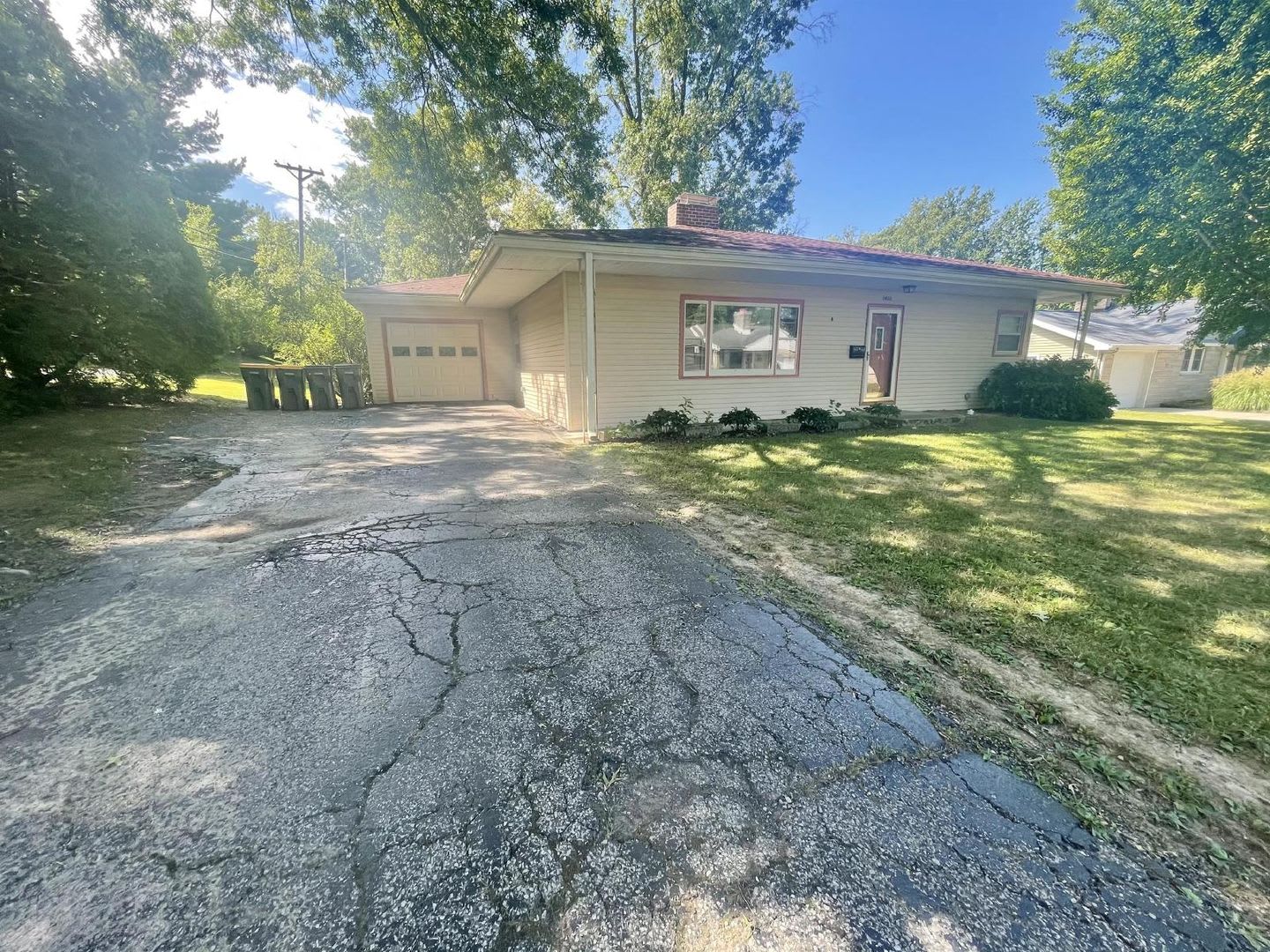 1822 E. 2nd St. – photo 3