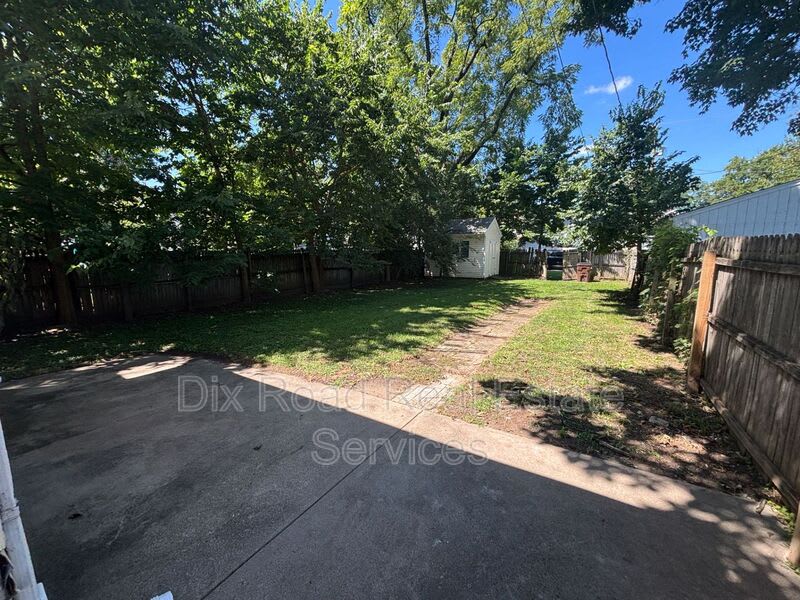 210 Monroe Street – photo 4