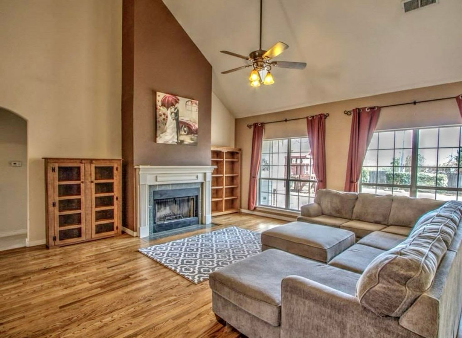 Stunning 3 bedroom, 3 bathroom Home in Desirable Jenks Neighborhood! – photo 2