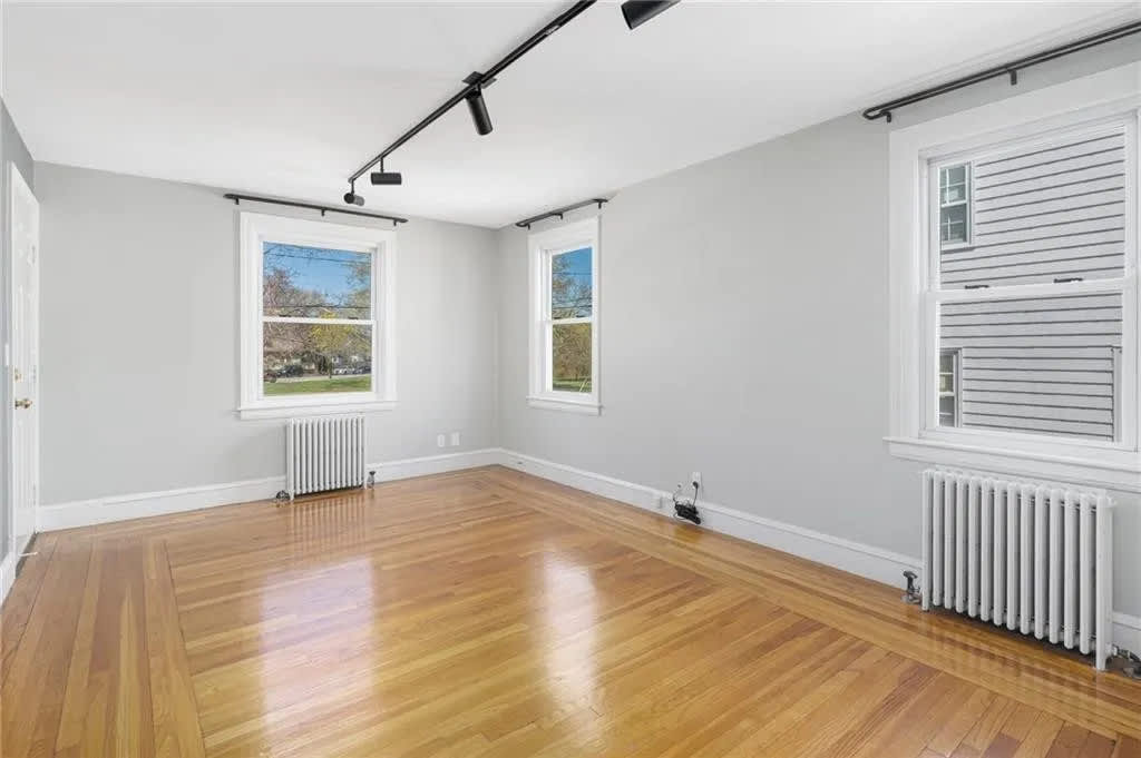11 North Ave – photo 2
