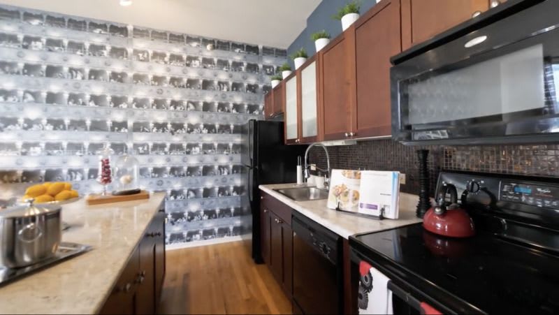 306 S Plymouth Ct. – photo 5