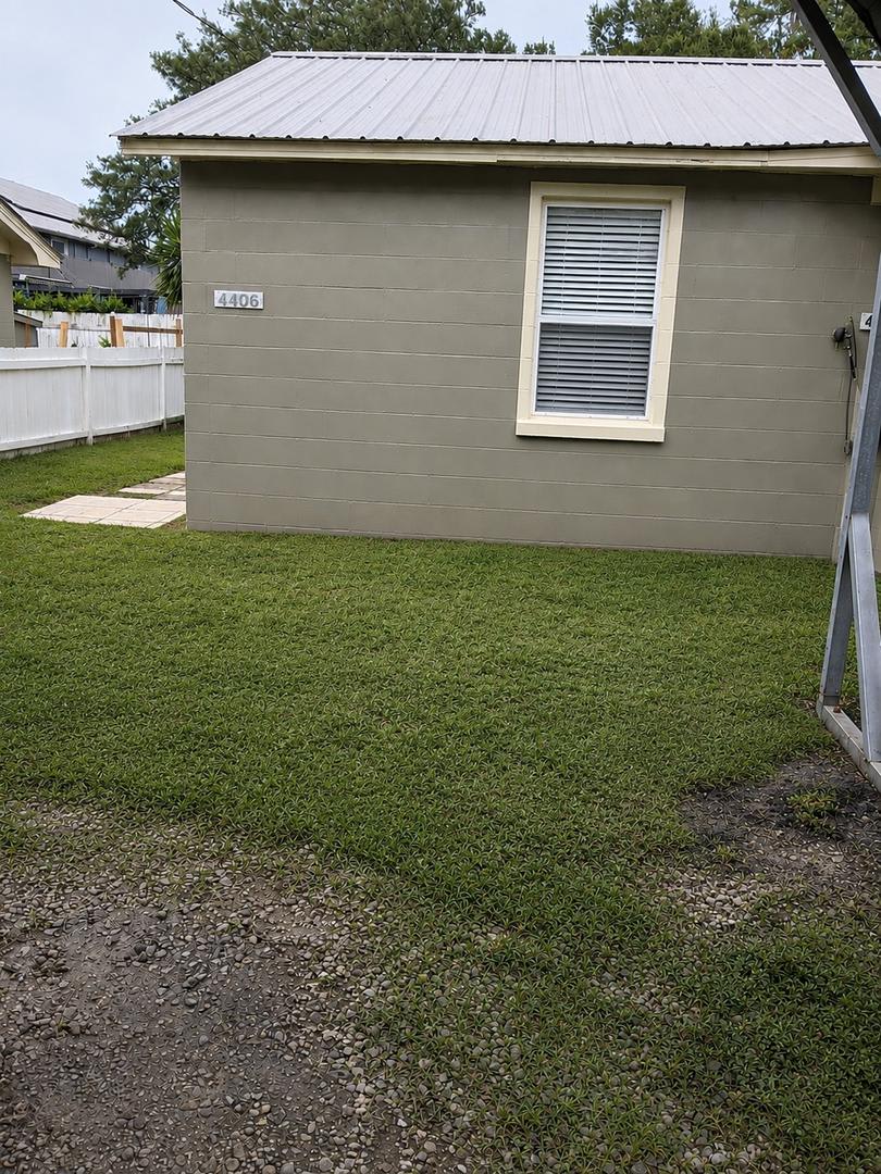 Coming Soon Move In Ready 2Br 1Ba Duplex With Modern Updates In Prime Zephyrhills Location – photo 2