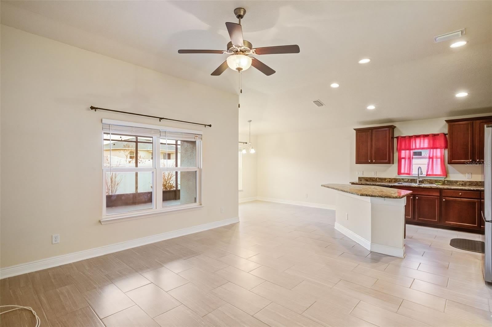 1130 Sabine Lane – photo 4