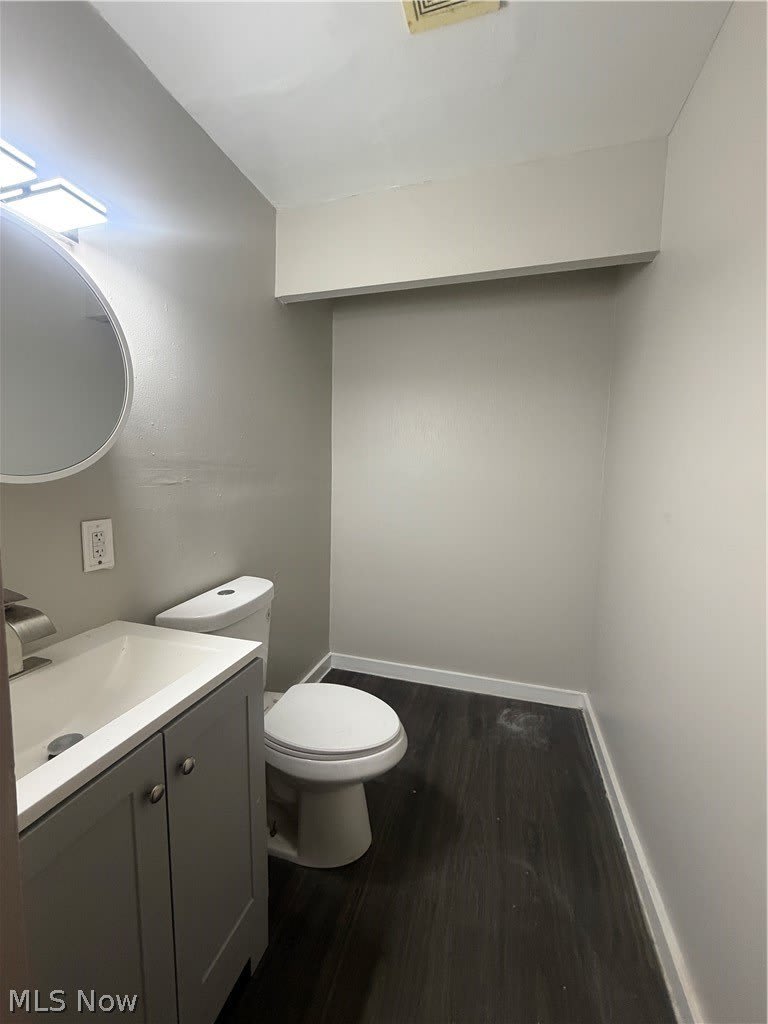 9409 Manor Avenue – photo 3