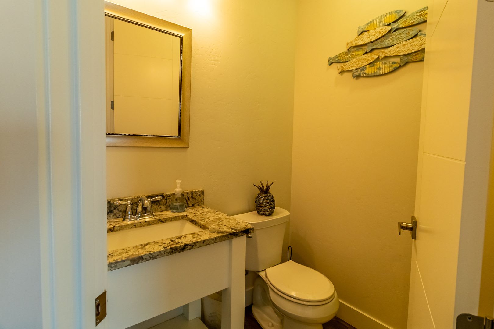 Jones Fully Furnished Condo On The River Available Mid Sept Mid May Only – photo 4