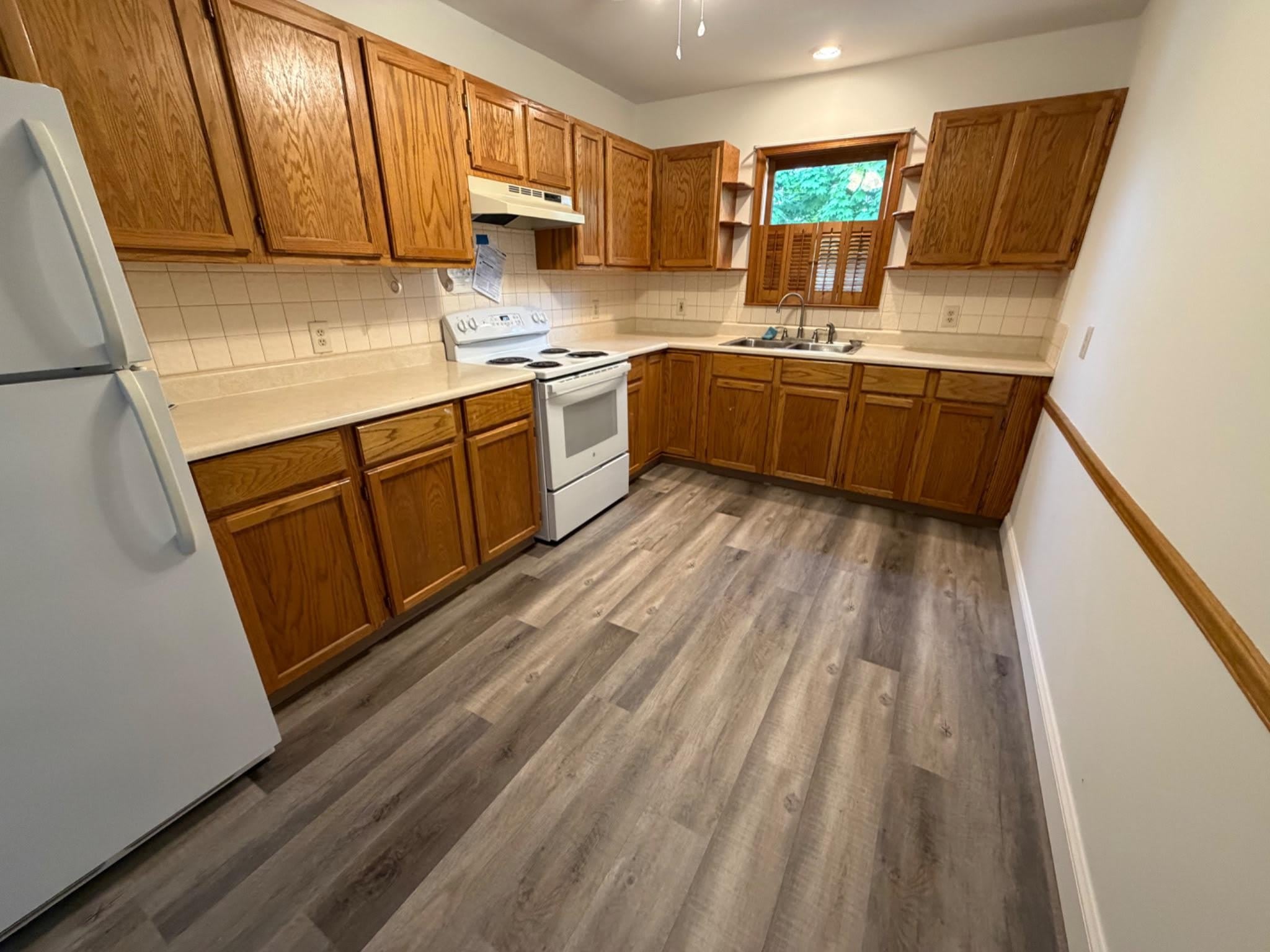122 GLEN AVENUE – photo 4