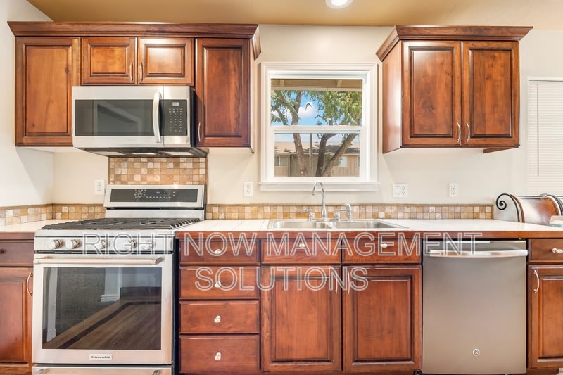 2903 West Madison Avenue – photo 3