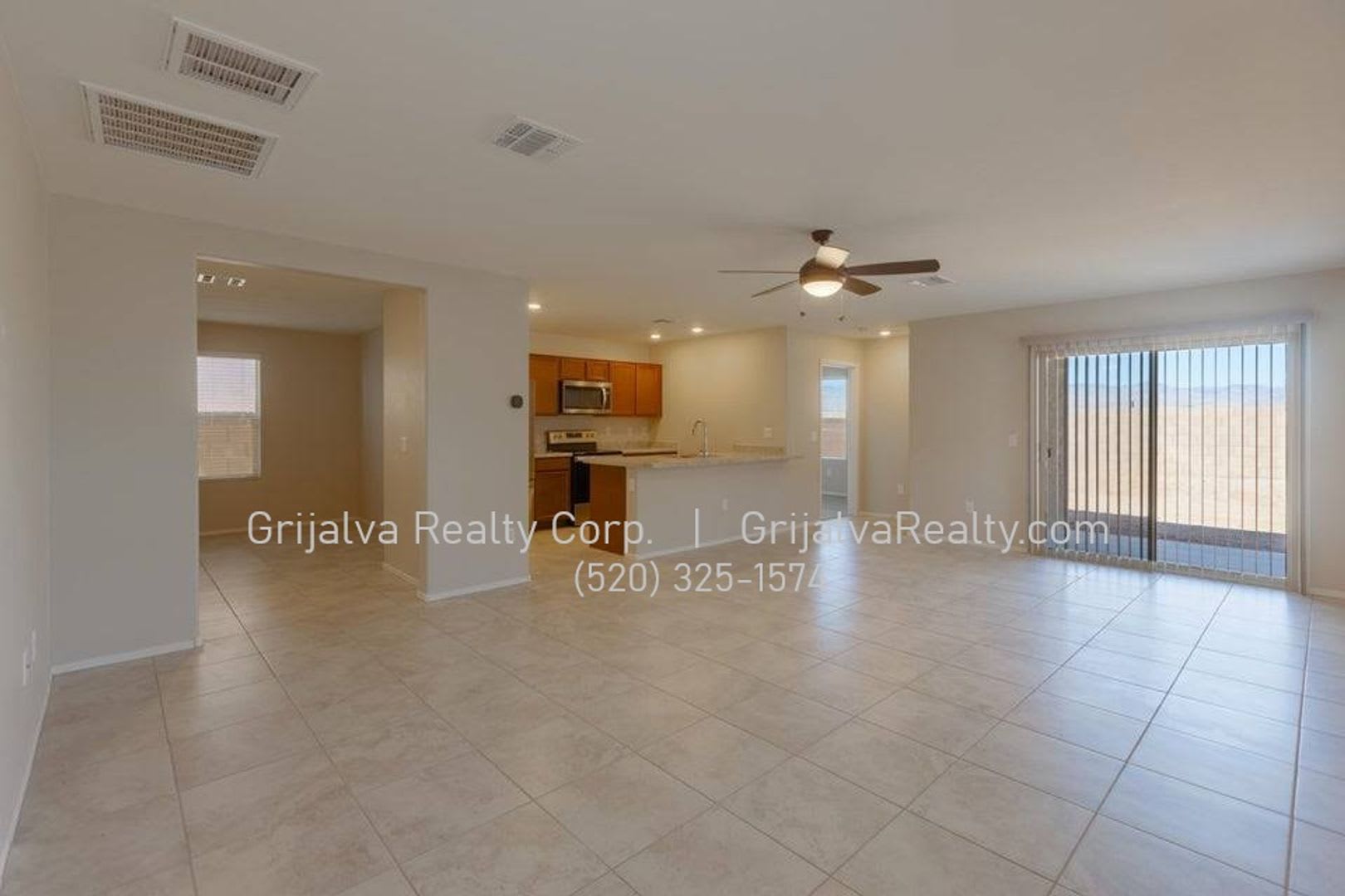 Lovely 3 Bed, 2 Bath House with Den -Southeast Tucson *MOVE-IN SPECIAL!* (Irvington/Camino Seco) – photo 2