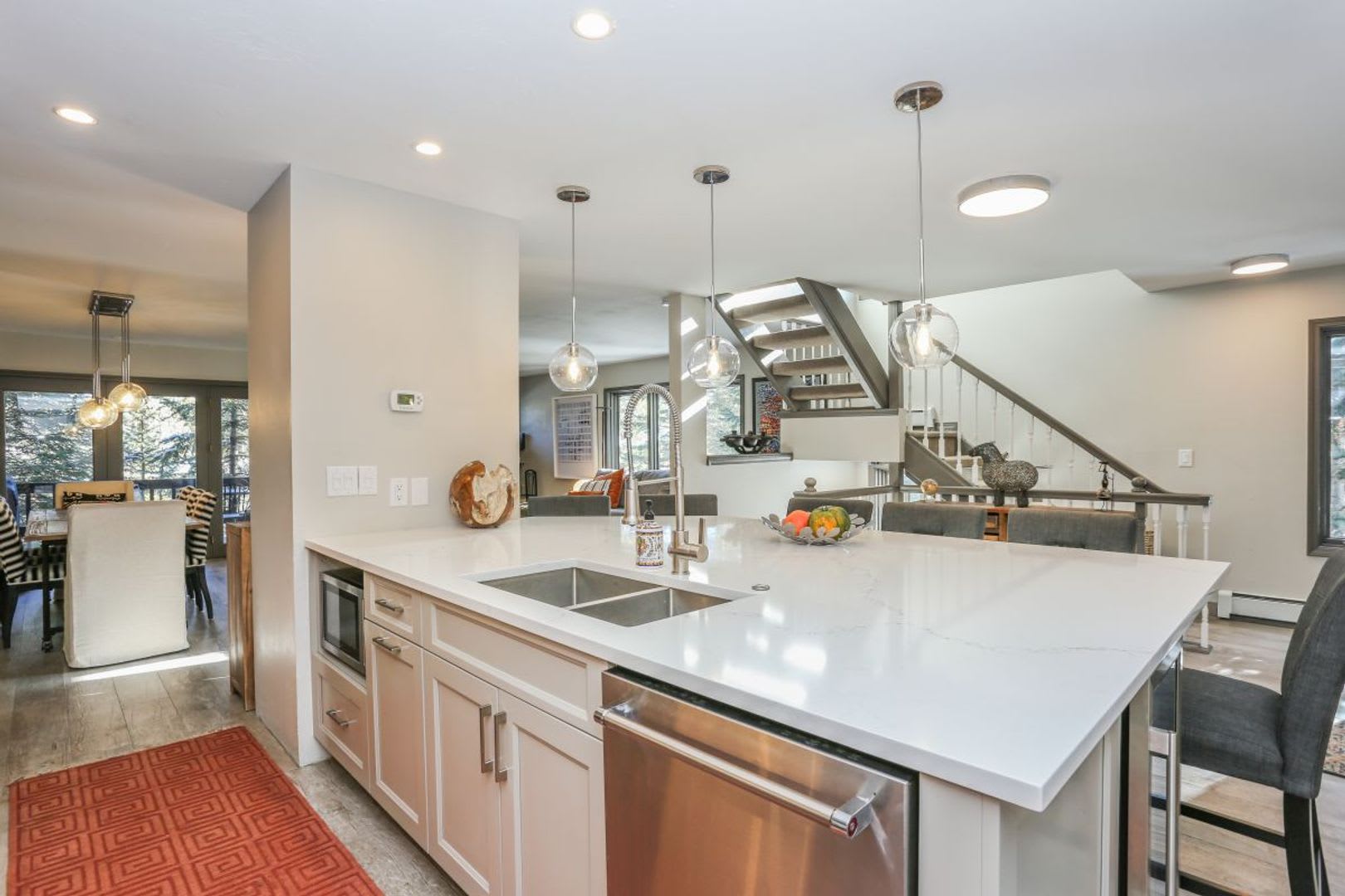 Beautiful 3 bed, 4 bath with garage in Frisco! Walk to main street! Winter rental! – photo 2