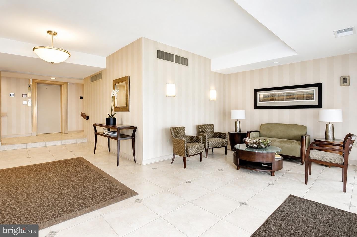 4800 CHEVY CHASE DR #404 – photo 2