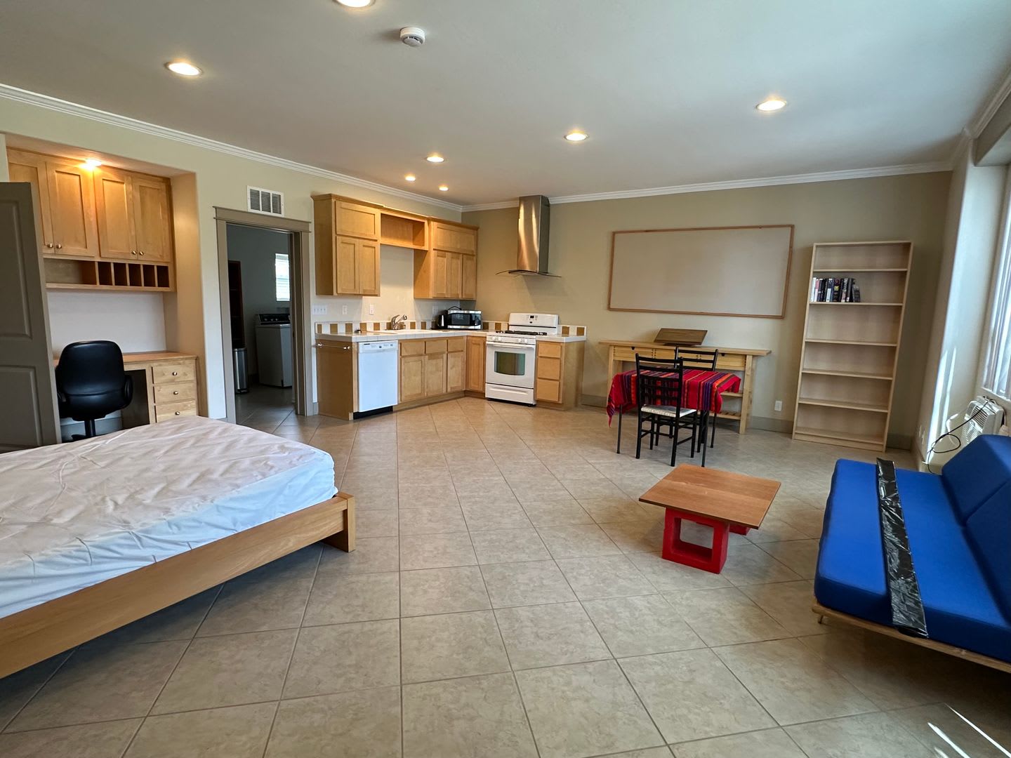 Furnished Studio READY NOW! electricity included! – photo 5