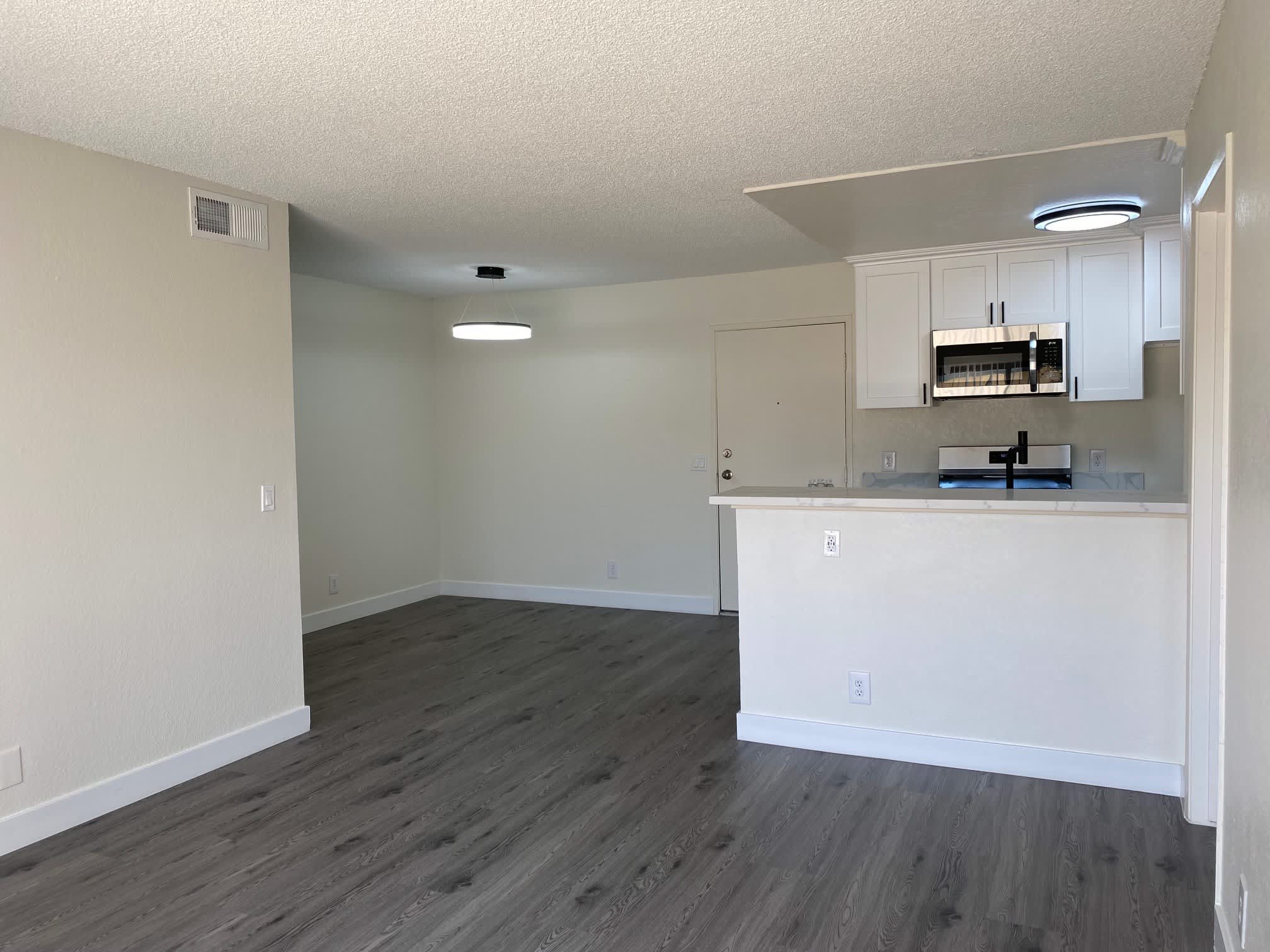 7636 Fulton Ave – photo 1