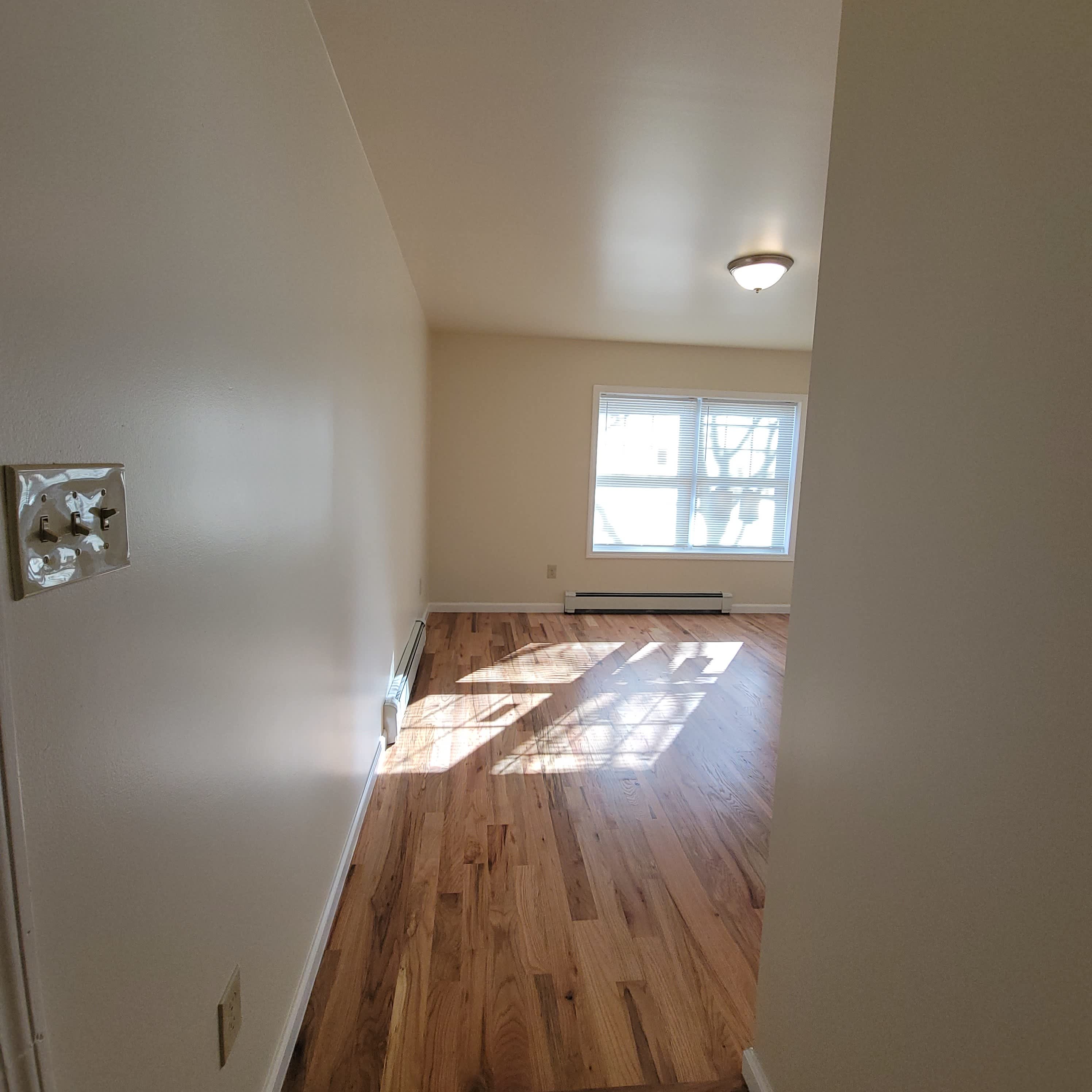 127 Carlisle St 2nd floor – photo 2