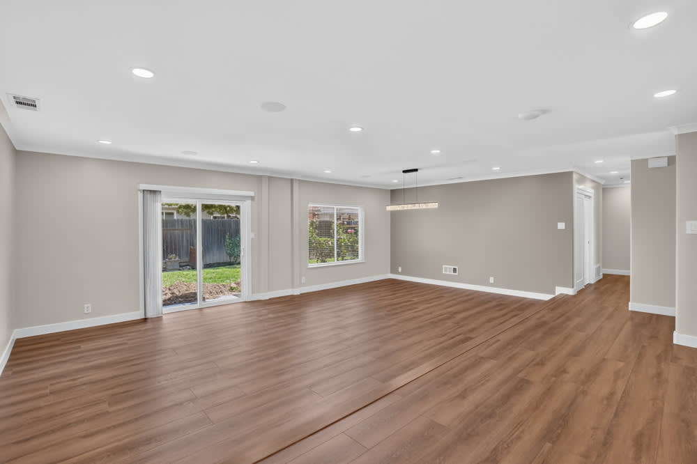 2833 Sandbrook Court – photo 2
