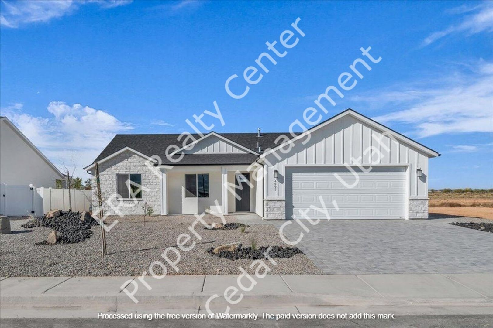 Move-In Discount!!! Newer Construction 3 bedroom- 2 bath Single Family Home – photo 1