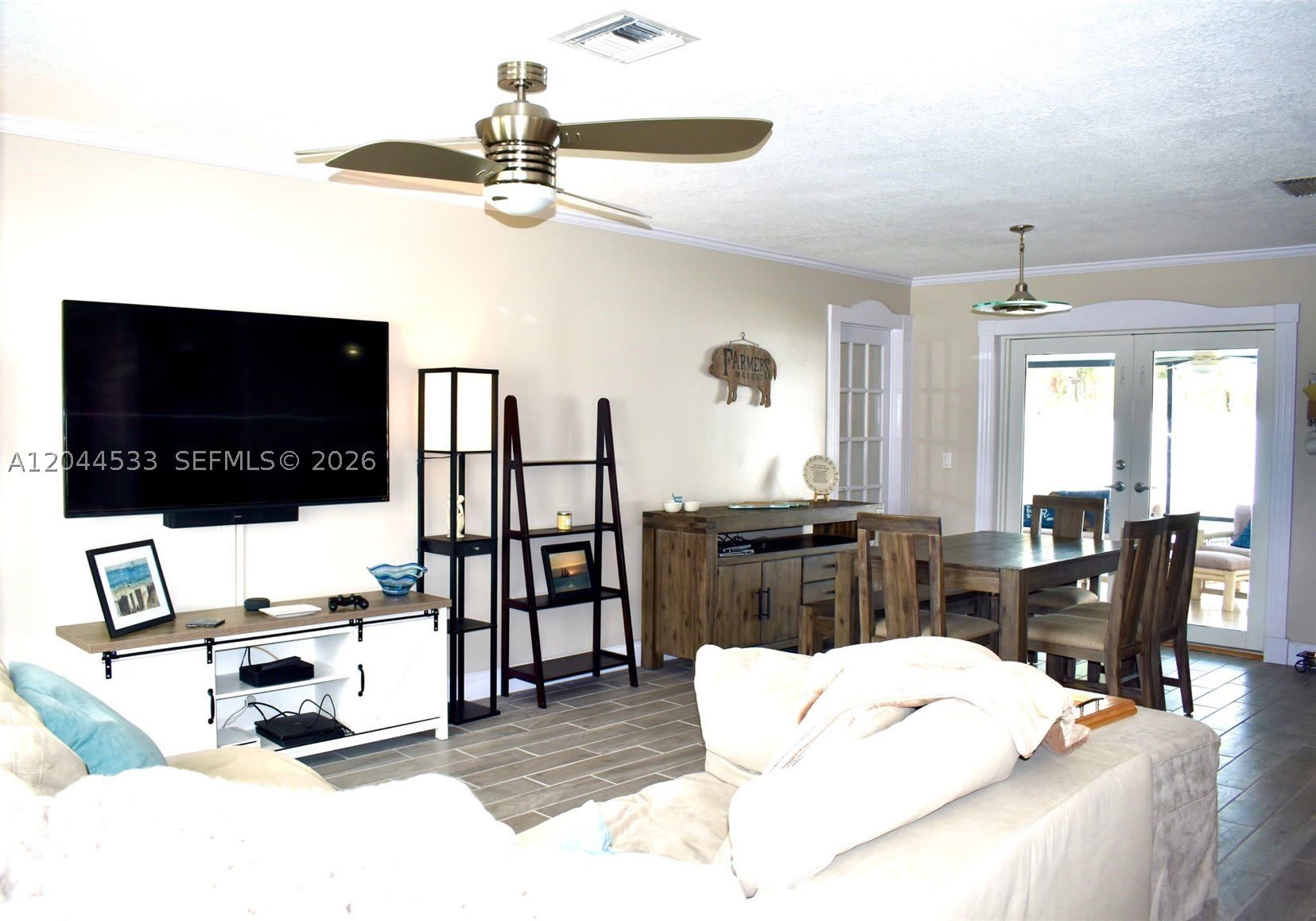 9820 NW 7th St – photo 3